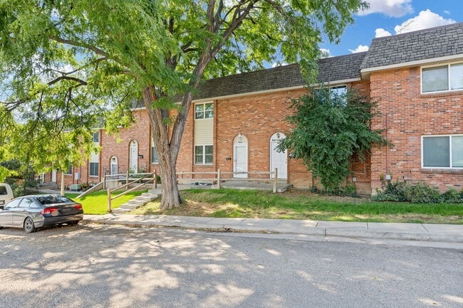 Building Photo - 4621 S Lowell Blvd