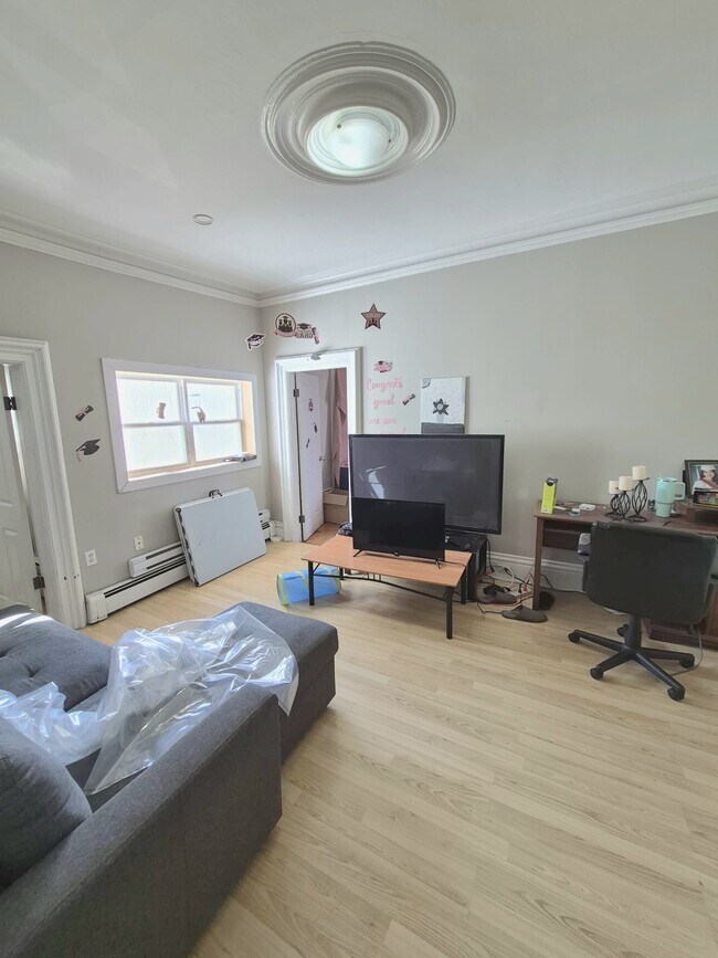 Photo - 145 Orange St Unit 2