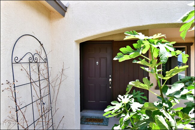 916 Villa Seca Dr