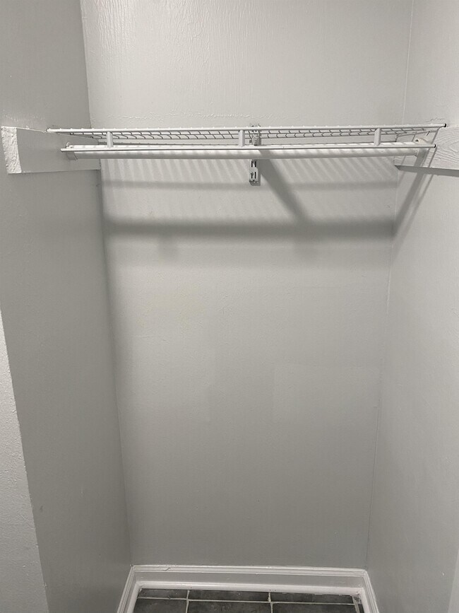 Photo - 213 Camelot Dr