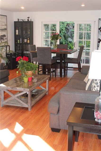 Photo - 4527 Stark Ave