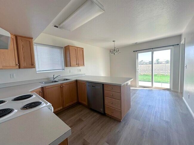 Photo - 15090 N 5400 W