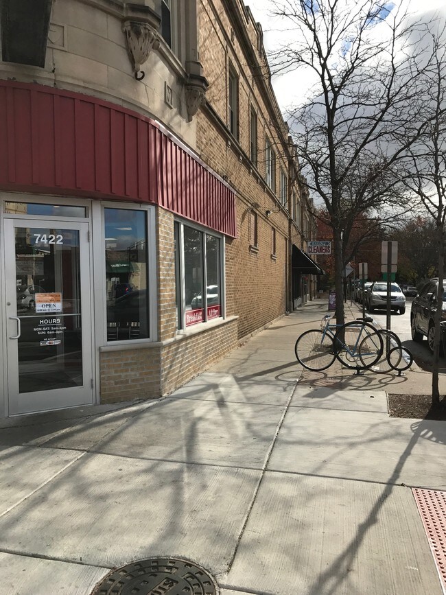 Photo - 7422 Madison St