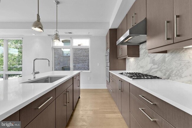 Photo - 2225 California St NW Unit 302