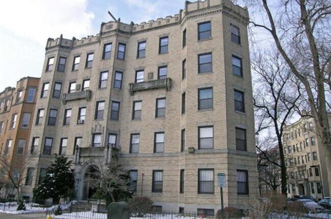 64 Queensberry St
