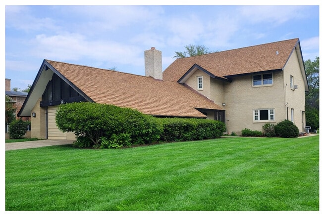 Building Photo - 863 N Northwest Hwy