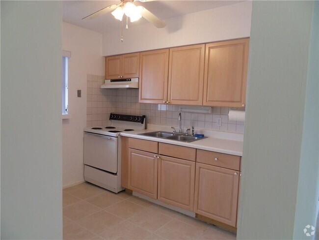 Building Photo - 1950 NE 34th St Unit 1A Rental