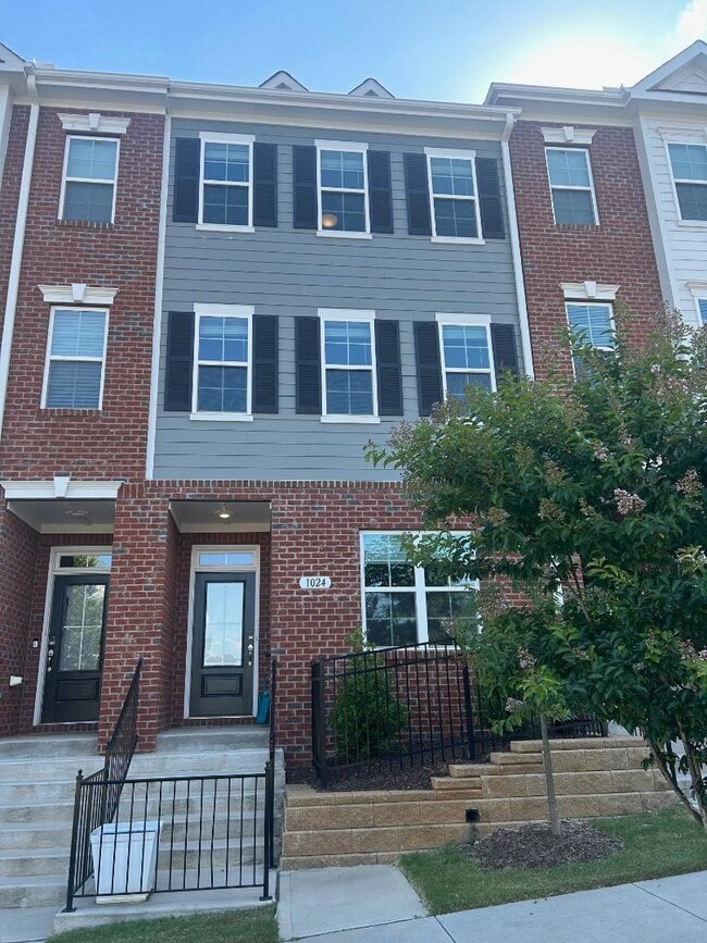 Photo - 1024 Gateway Commons Cir