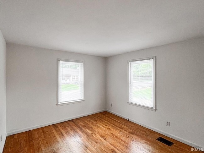 Photo - 330 N Roosevelt St