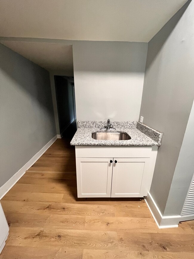 Photo - 619 N 32nd St