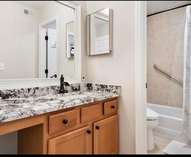 Bathroom - 515 Granville Ct Unit 515