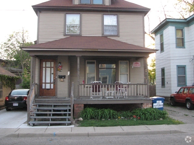 Building Photo - 3 Bedroom House in the Vine Neighborhood