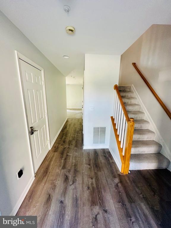 Photo - 106 Blenny Ln