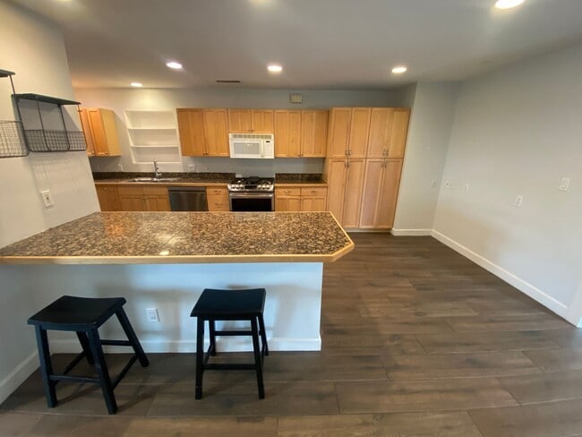 Photo - Beautifully Renovated 3 Bed 2 Bath on 17th Av South of Northern