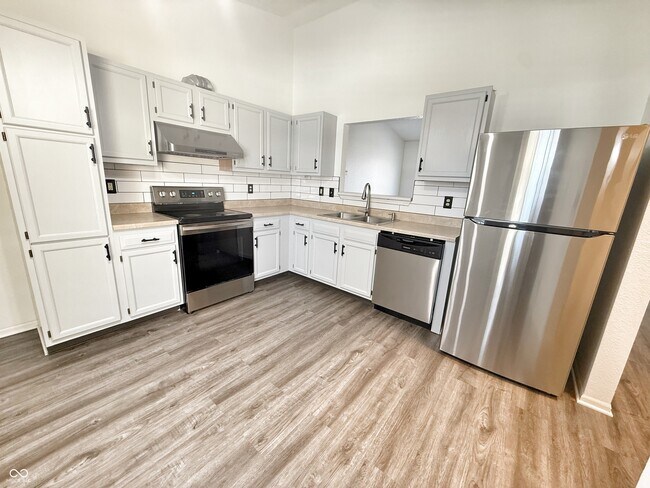 Photo - 776 Alvey Ct