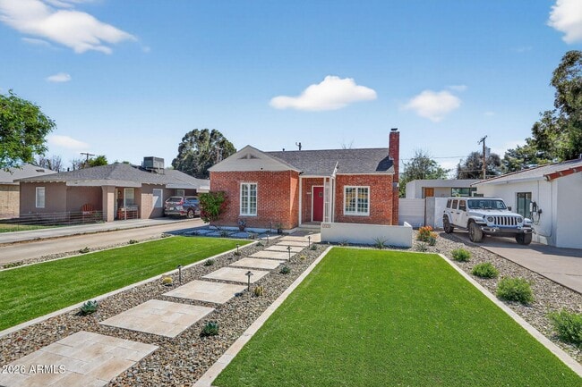 Building Photo - 311 West Campbell Ave