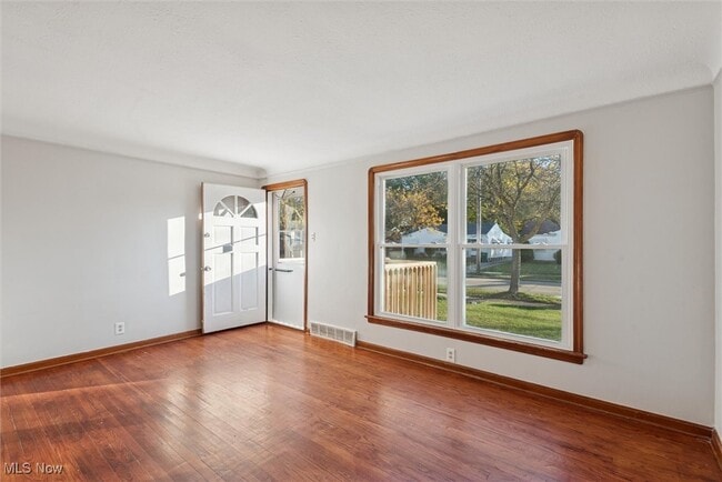 Photo - 5732 E 141st St