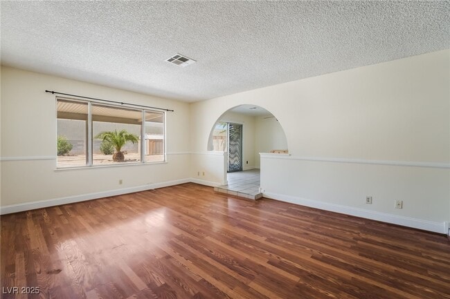 Building Photo - 4208 N Fox Point Dr Rental