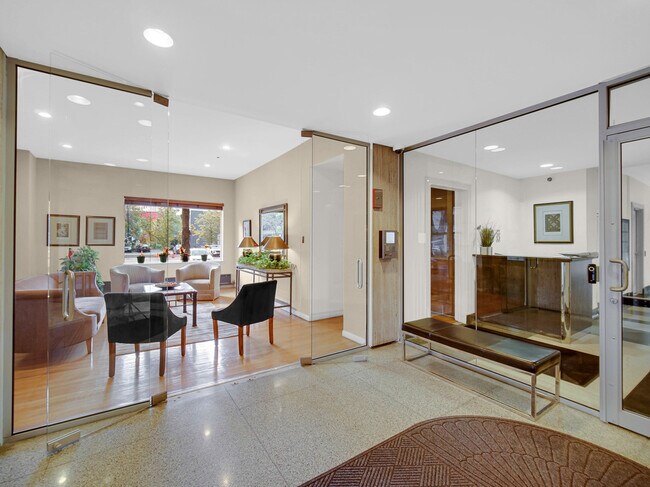 Photo - 5000 S Cornell Ave Unit 6C