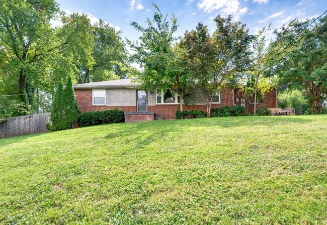 Building Photo - Beautifully Updated 3BR/1.5BA Home in Cove...