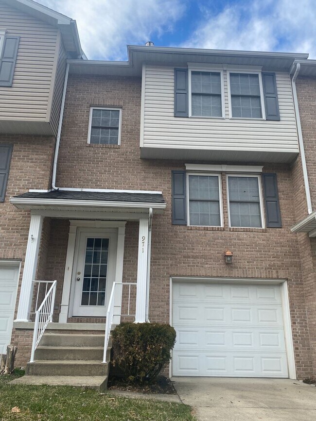 2 Bedroom Ashton Estates Townhouse- Availa... - 2 Bedroom Ashton Estates Townhouse- Availa...