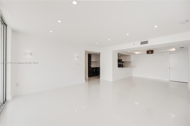 650 West Ave Unit 3008
