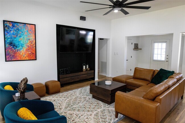 Photo - 17023 Lexington Dr
