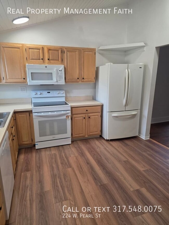 224 W Pearl St
