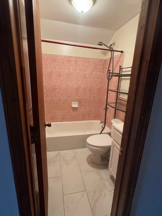 1020 E 58th St Unit 2