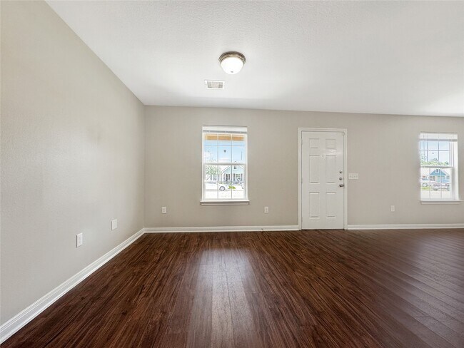 Photo - 7426 Blue Jay Dr