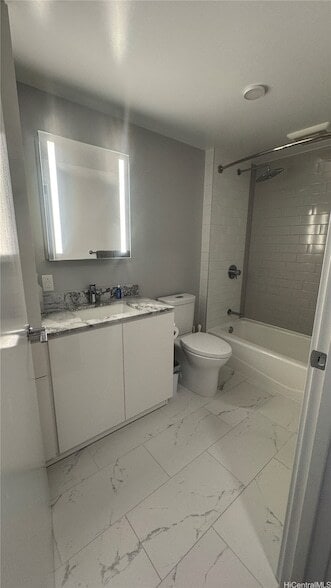 Photo - 987 Queen St