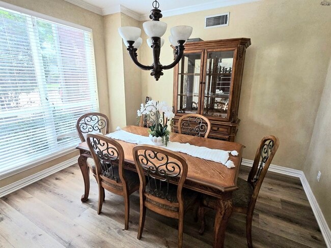 2804 S Shepherds Glen