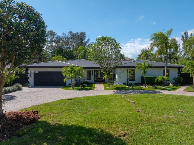 Building Photo - 5120 Carillo St