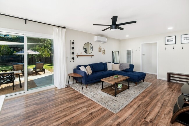 5209 Solola Ave