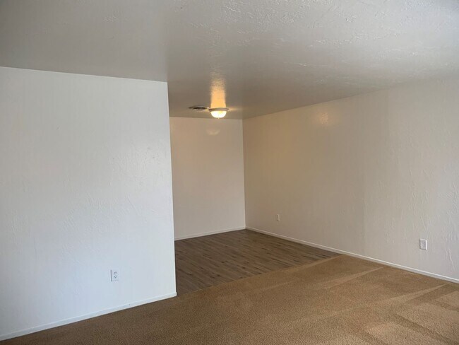 Photo - 7704 N Laurelglen Blvd Unit B
