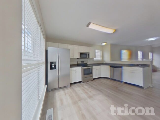 Photo - 118 Saddlemount Ln