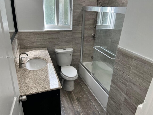 Photo - 261 NW 49th St Unit A