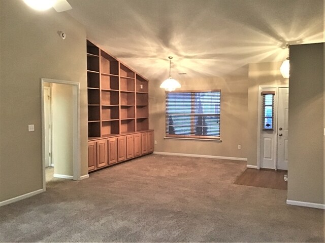 Photo - 389 Longview Bnd