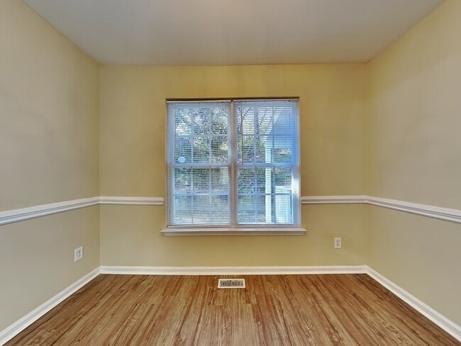 Photo - 6227 Dumont Ln