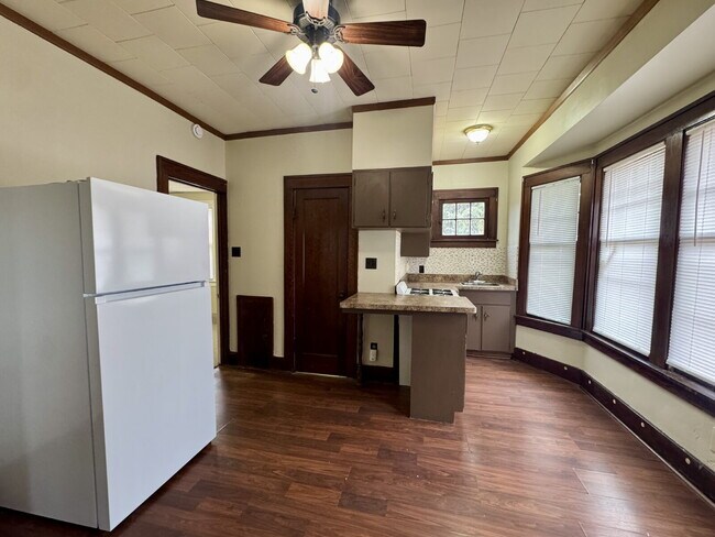 Photo - 725 Joliet St