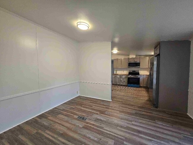 Photo - 415 Walker Dr