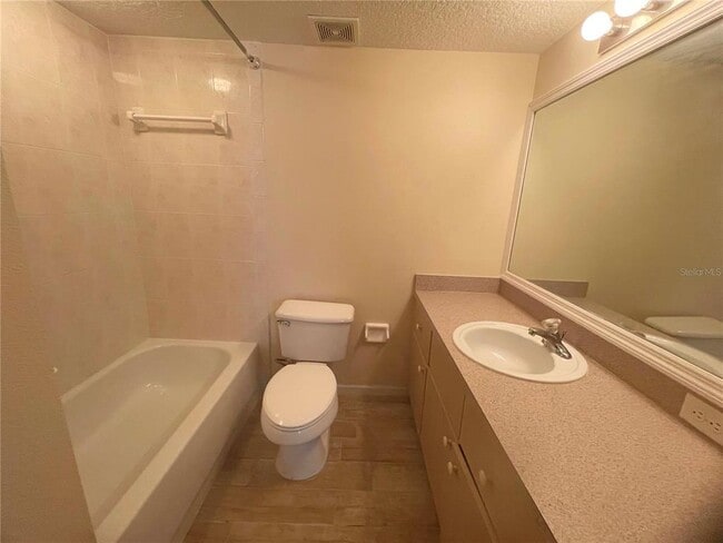 Photo - 1122 S Pine Ridge Cir Unit 1122