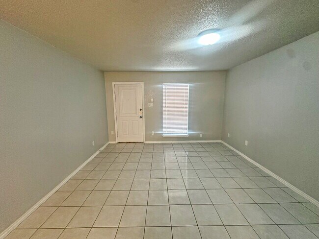 Photo - 1311 Hortencia Ave Unit 1