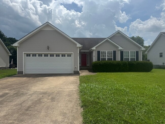 Beautiful Single Family Home in Clarksville! - Beautiful Single Family Home in Clarksville!