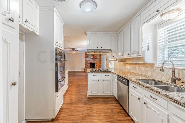 Photo - Beautifully Updated 3/2/2 in Bedford Ready...