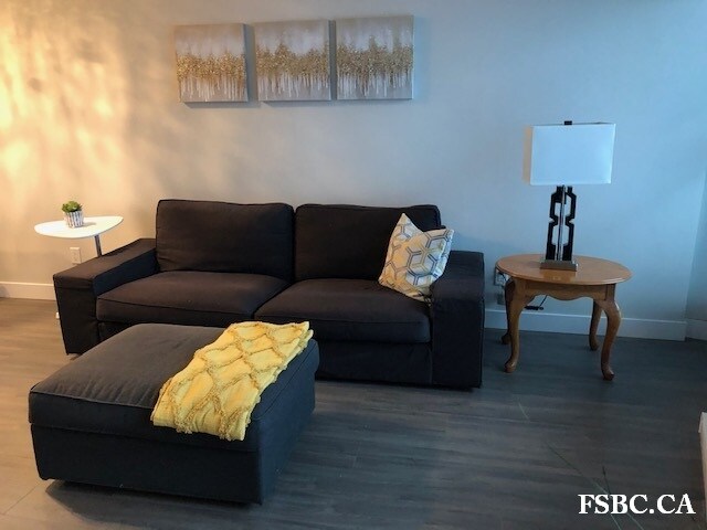 Photo - 1388 Homer St