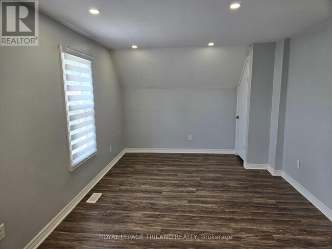 Photo - 8 Beverley St Unité 2