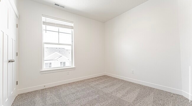 Building Photo - 898 Hemsworth Wy Unit 304 Rental