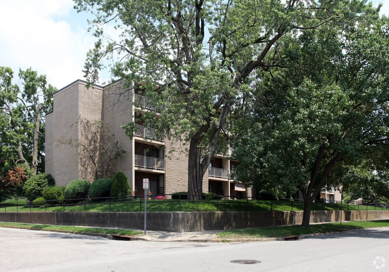 Photo - Smith Center Apartments