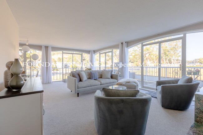 Photo - 2BR/2BA Waterfront Corner Condo!  No Octob...